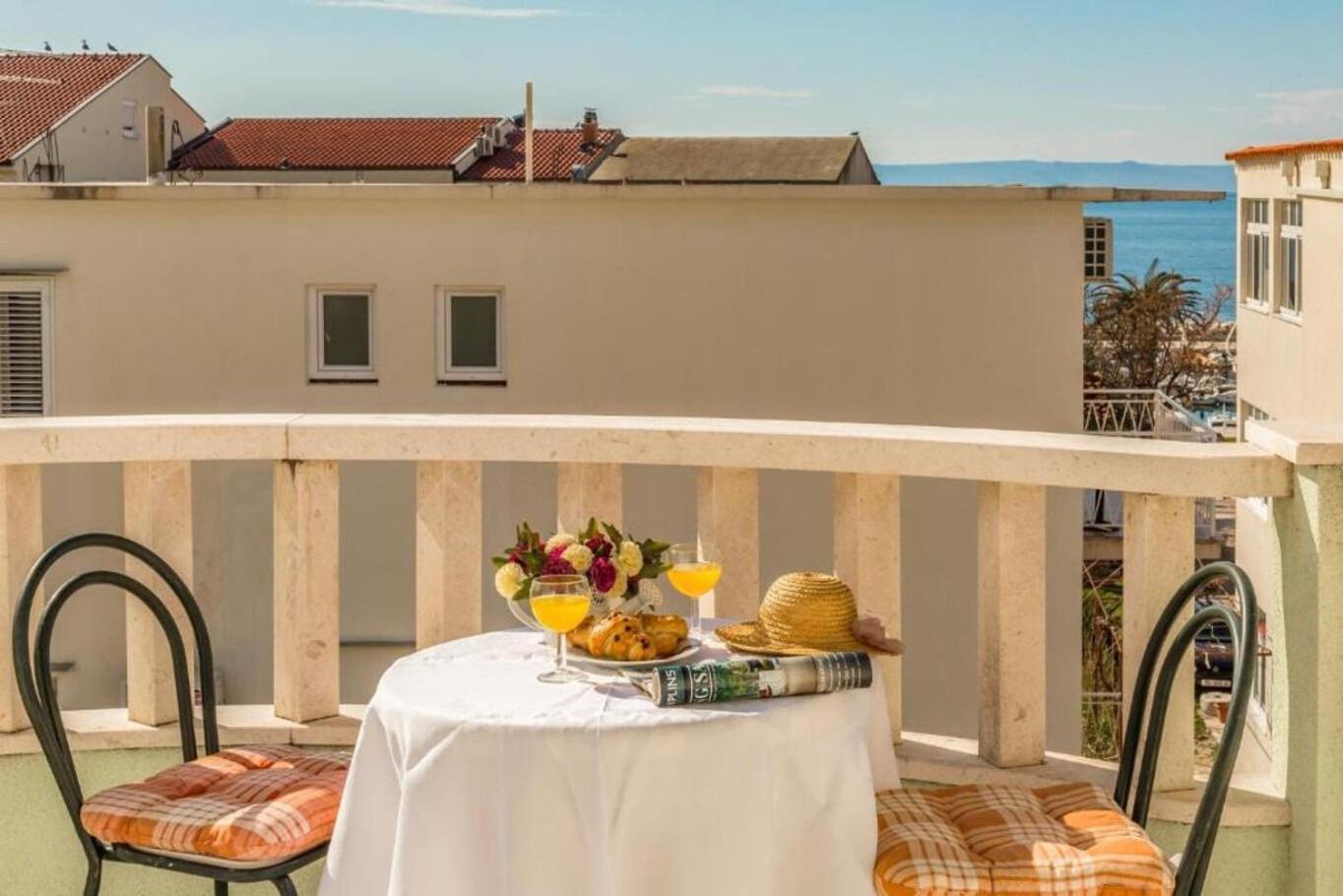Apartments And Rooms Happiness Tucepi Exterior photo